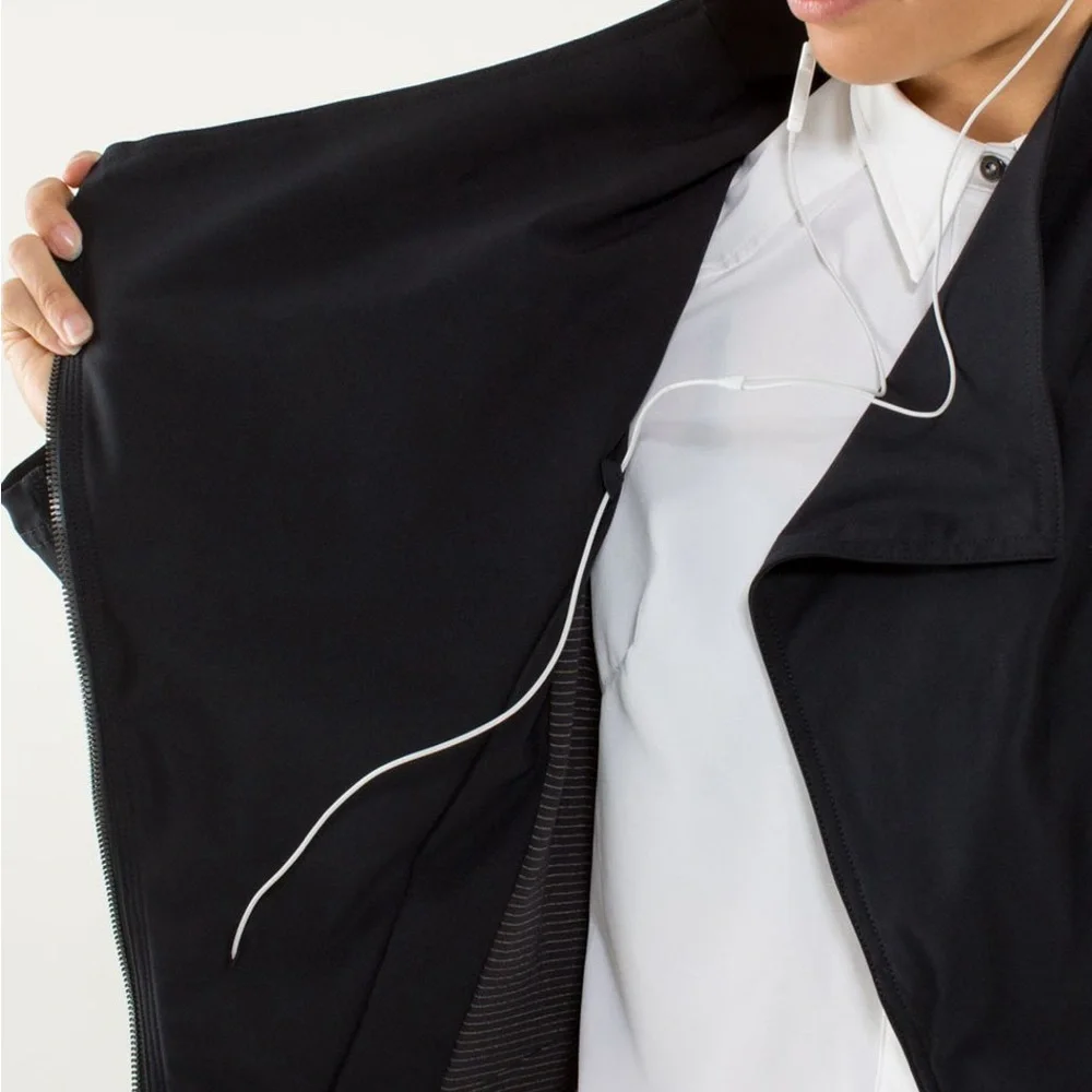 RARE Lululemon Black Urbanite Moto Asymmetrical Blazer Jacket Size 6 fantastic